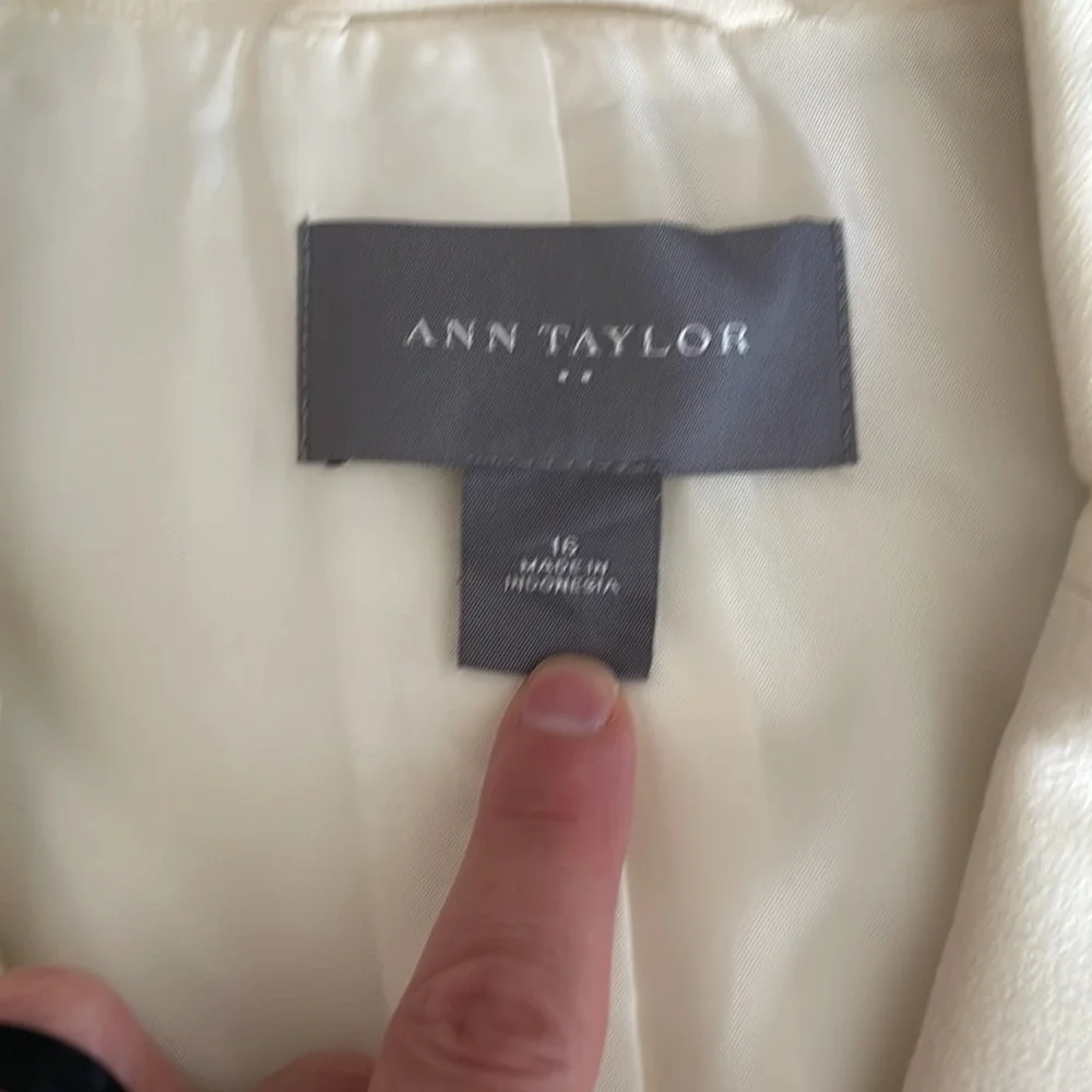 Women’s Ann Taylor dress coat (size 16) - Picture 3 of 5